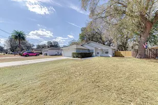 40021 Parkinsonia St, Lady Lake, FL 32159 - Photo 34