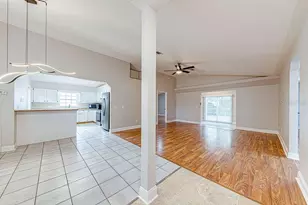 40021 Parkinsonia St, Lady Lake, FL 32159 - Photo 2