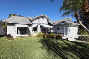765 Saddlebrook Dr, Tarpon Springs, FL 34689 - Photo 2