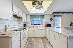 765 Saddlebrook Dr, Tarpon Springs, FL 34689 - Photo 34