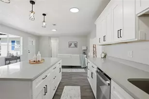 4940 Lakewood Dr, Dade City, FL 33523 - Photo 4