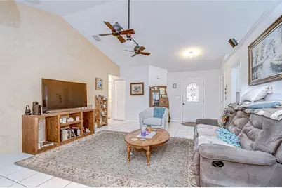 6911 Oakcrest Way, Zephyrhills, FL 33542 - Photo 8