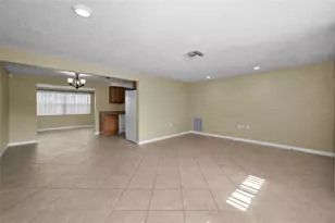 4445 Spring Lake Ct, New Port Richey, FL 34652 - Photo 6