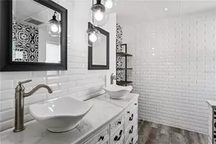 581 Longwood Ct, Oldsmar, FL 34677 - Photo 16