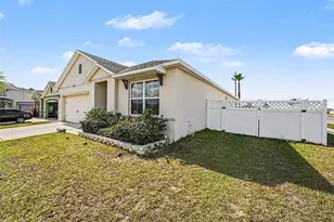 3180 Country Club Cir, Winter Haven, FL 33881 - Photo 2