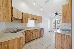 6202 Covewood Dr, Spring Hill, FL 34609 - Photo 12