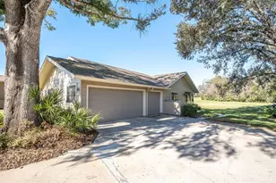 1051 Royal Troon Ct, Tarpon Springs, FL 34688 - Photo 2