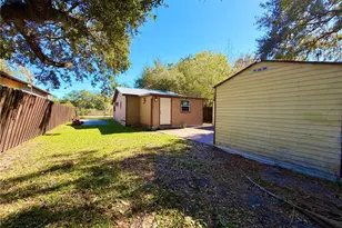 2318 Hibiscus Ave, Seffner, FL 33584 - Photo 12