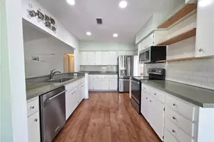 2676 Royal Ridge Dr, Spring Hill, FL 34606 - Photo 12