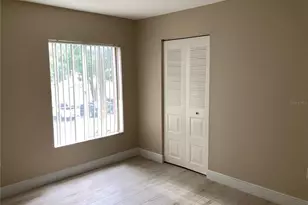 3840 N Lake Dr, Tampa, FL 33614 - Photo 12