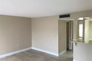 3840 N Lake Dr, Tampa, FL 33614 - Photo 6