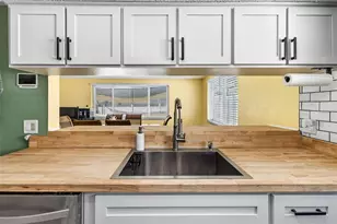 7325 Neva Ln, Port Richey, FL 34668 - Photo 18