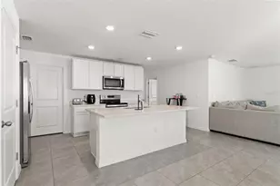 37445 Sharks Eye Ln, Zephyrhills, FL 33541 - Photo 16