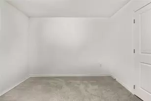 37445 Sharks Eye Ln, Zephyrhills, FL 33541 - Photo 22