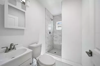 204 22nd Street W, Bradenton, FL 34205 - Photo 8