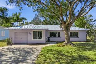 204 22nd St W, Bradenton, FL 34205 - Photo 2