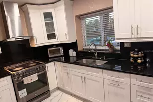 3813 S Lake Dr, Tampa, FL 33614 - Photo 6