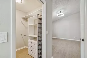 1930 Gregory Dr, Tampa, FL 33613 - Photo 48