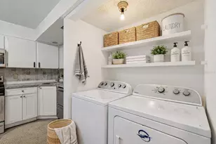 1930 Gregory Dr, Tampa, FL 33613 - Photo 32