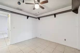 1930 Gregory Dr, Tampa, FL 33613 - Photo 18