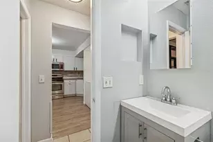 1930 Gregory Dr, Tampa, FL 33613 - Photo 20