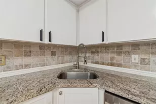 1930 Gregory Dr, Tampa, FL 33613 - Photo 28