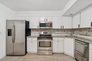 1930 Gregory Dr, Tampa, FL 33613 - Photo 42