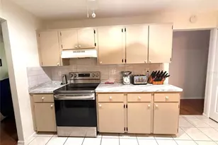 8014 Casuarina Dr, Port Richey, FL 34668 - Photo 10