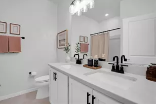 37557 MacKenzie Dr, Zephyrhills, FL 33540 - Photo 18