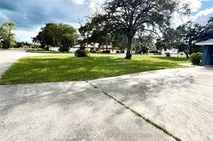 2463 Stephanie Dr, Spring Hill, FL 34608 - Photo 18