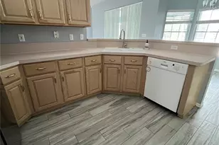 2463 Stephanie Dr, Spring Hill, FL 34608 - Photo 8