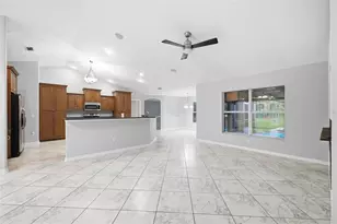 18236 Macek Rd, Weeki Wachee, FL 34614 - Photo 10