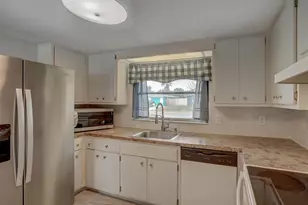 10320 Honeysuckle Ln, Port Richey, FL 34668 - Photo 16