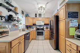 3213 56th Way N, Saint Petersburg, FL 33710 - Photo 2
