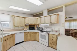 2028 Hilo Dr, Holiday, FL 34691 - Photo 16