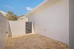 199 E Live Oak St, Tarpon Springs, FL 34689 - Photo 28