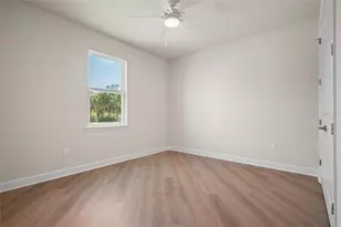 199 E Live Oak St, Tarpon Springs, FL 34689 - Photo 18