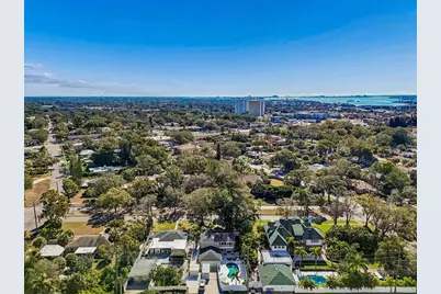 427 Villagrande Avenue S, Saint Petersburg, FL 33707 - Photo 56