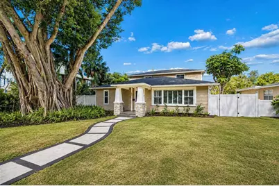 427 Villagrande Avenue S, Saint Petersburg, FL 33707 - Photo 2