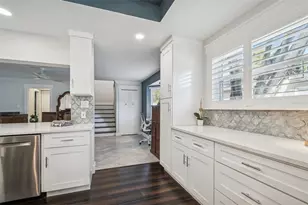 427 Villa Grande Ave S, Saint Petersburg, FL 33707 - Photo 16