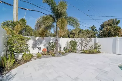 427 Villagrande Avenue S, Saint Petersburg, FL 33707 - Photo 60