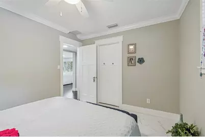 427 Villagrande Avenue S, Saint Petersburg, FL 33707 - Photo 54