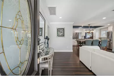 427 Villagrande Avenue S, Saint Petersburg, FL 33707 - Photo 6