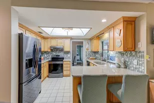 8625 Berkley Dr, Hudson, FL 34667 - Photo 2