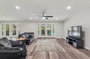 10909 Candy Ln, New Port Richey, FL 34654 - Photo 6