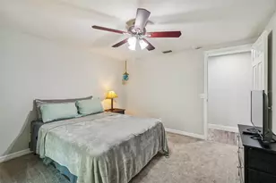10909 Candy Ln, New Port Richey, FL 34654 - Photo 20