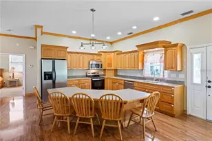 6131 Central Ave, New Port Richey, FL 34653 - Photo 12