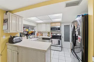 3619 Springfield Dr, Holiday, FL 34691 - Photo 10