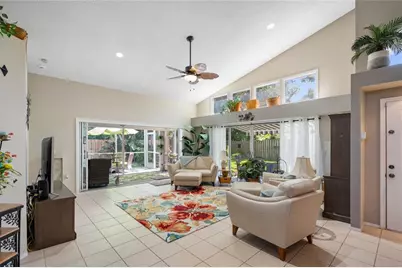 7815 Geneva Lane, Sarasota, FL 34243 - Photo 10