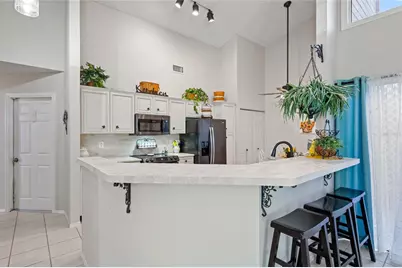 7815 Geneva Lane, Sarasota, FL 34243 - Photo 12